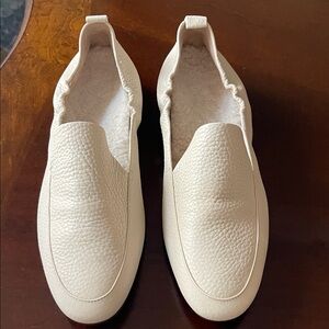 Vionic Cream Slip-On Slippers